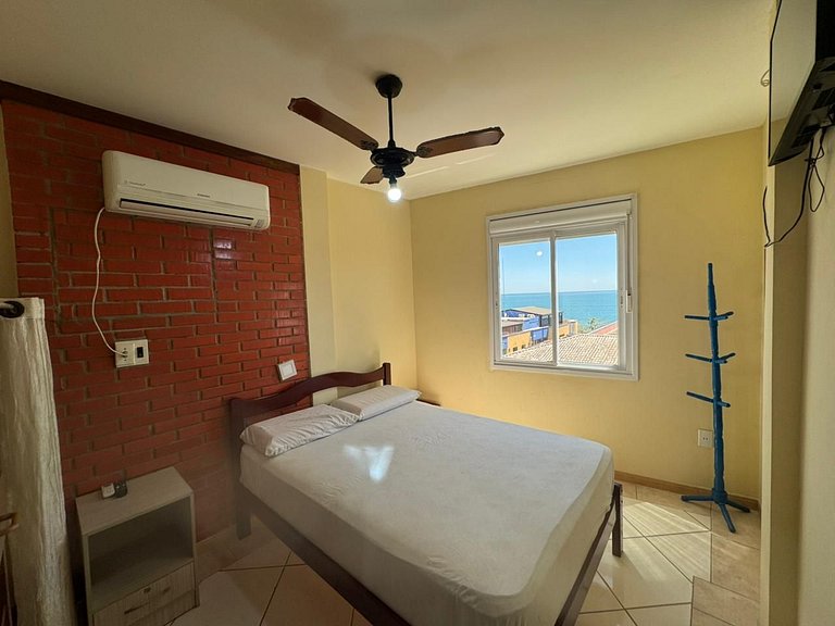 B31- Apartamento de 02 dormitórios no centro com vista