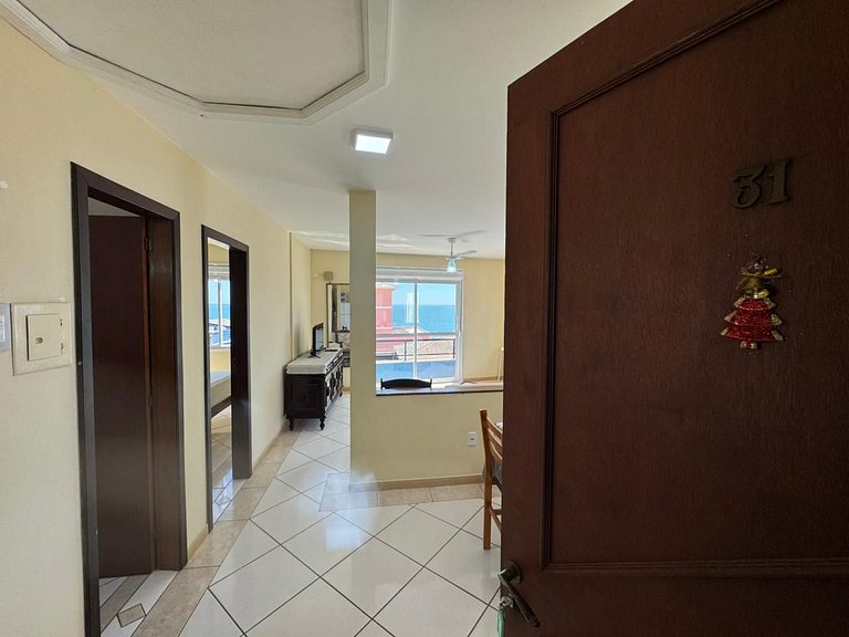 B31- Apartamento de 02 dormitórios no centro com vista