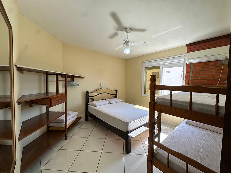 B21- Apartamento com 02 dormitórios com vista Mar