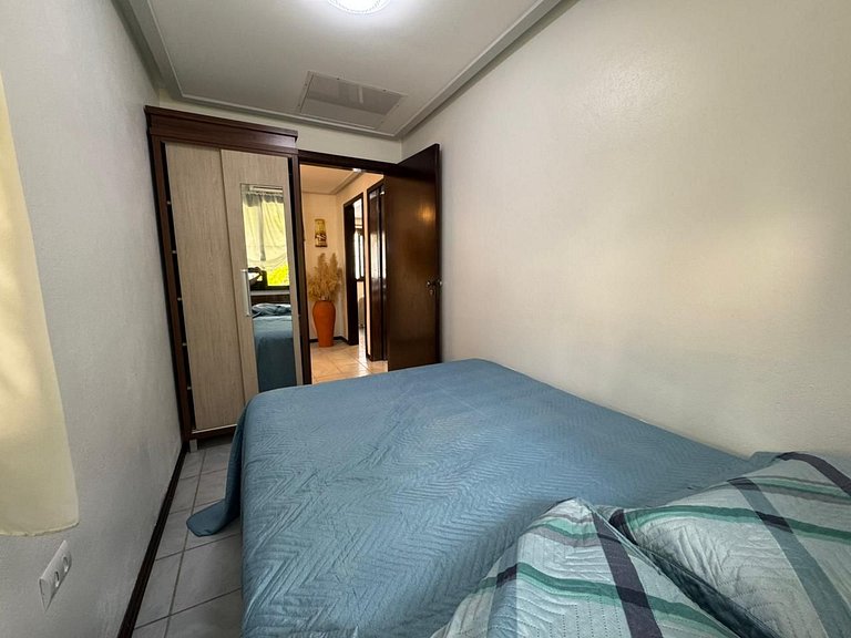 A55 - Casa com 03 dormitórios no centro de Bombinhas