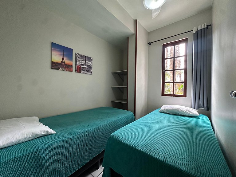 Apartamento de 02 dormitórios bem localizado na praia do Cen