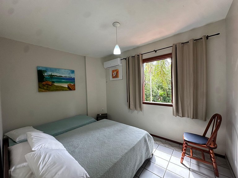 Apartamento de 02 dormitórios bem localizado na praia do Cen