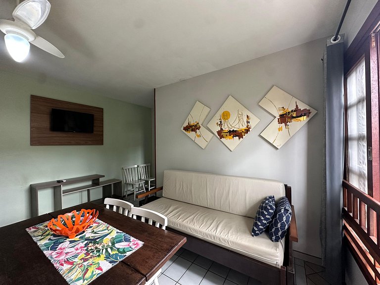 Apartamento de 02 dormitórios bem localizado na praia do Cen