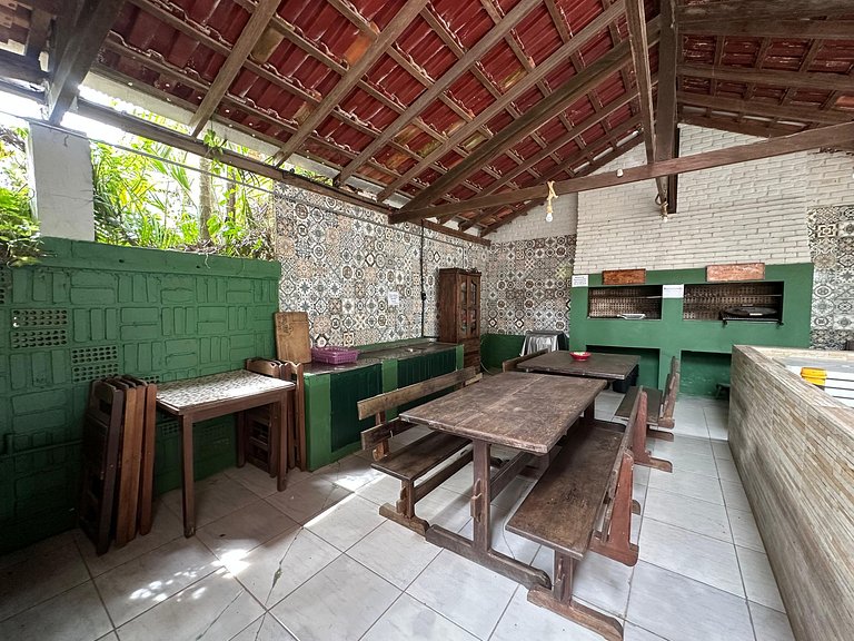 Apartamento de 02 dormitórios bem localizado na praia do Cen