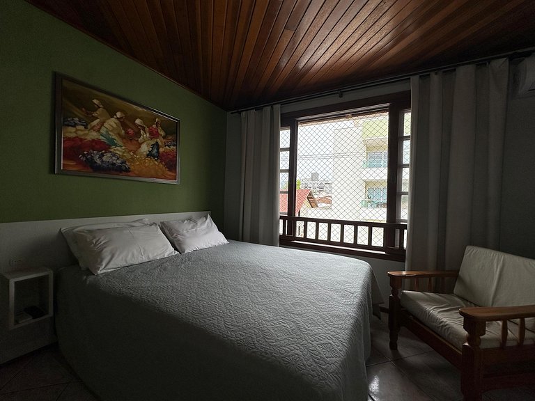 Suíte para até 04 pessoas bem localizada na praia do Centro