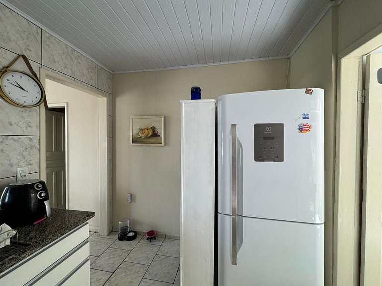 Casa com 03 dormitórios na praia de Zimbros