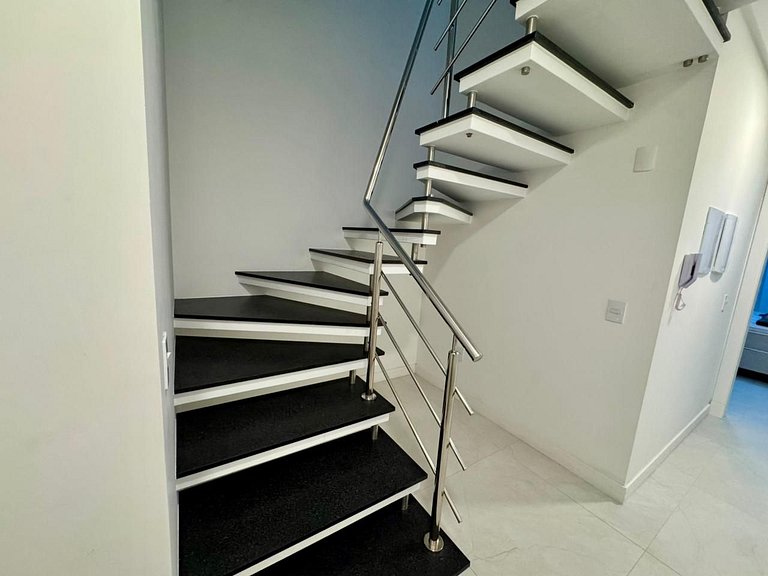 A11 Farol de Bombas -Apartamento com 02 suítes