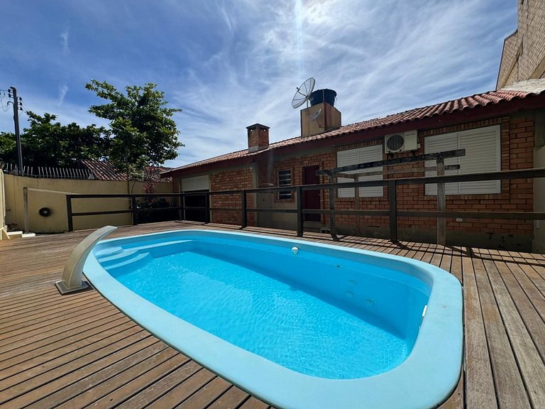 B01- Casa com piscina para até 10 pessoas no centro