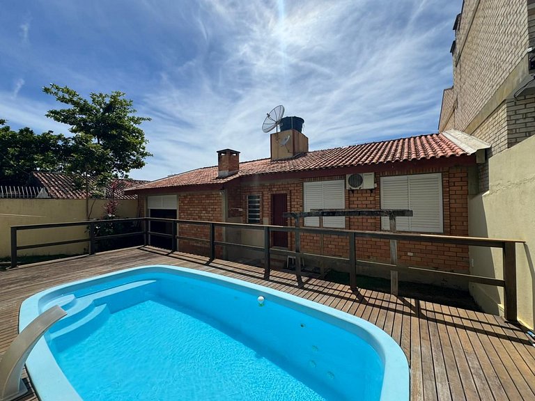 B01- Casa com piscina para até 10 pessoas no centro