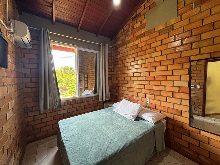 B01- Casa com piscina para até 10 pessoas no centro