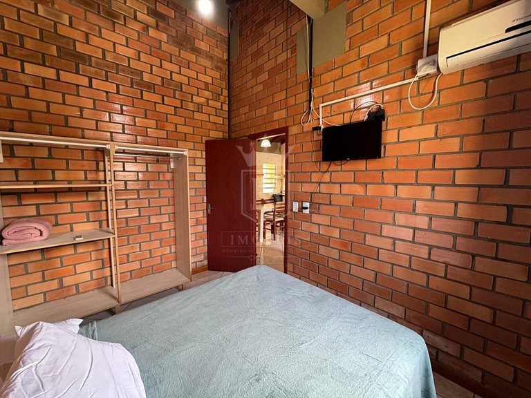 B01- Casa com piscina para até 8 pessoas no centro