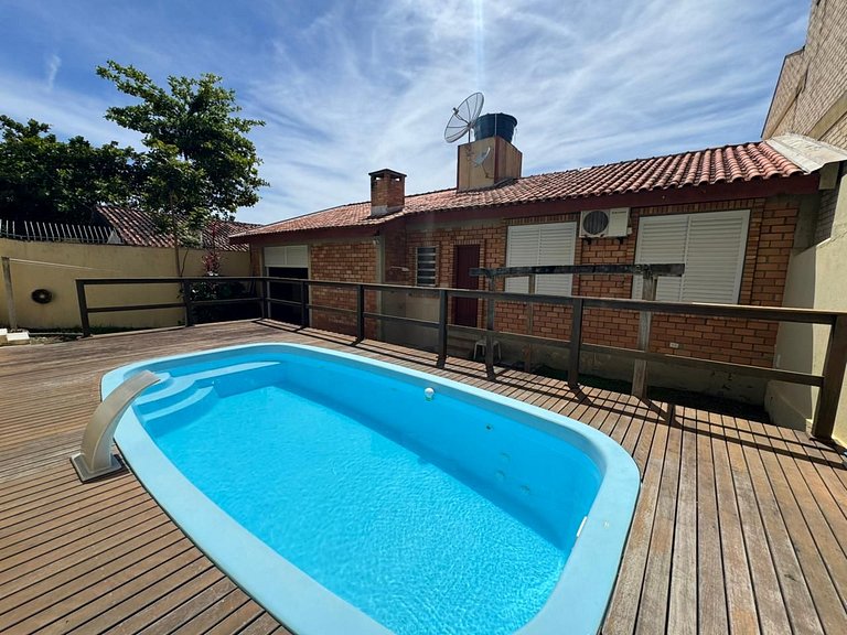 B01- Casa com piscina para até 10 pessoas no centro