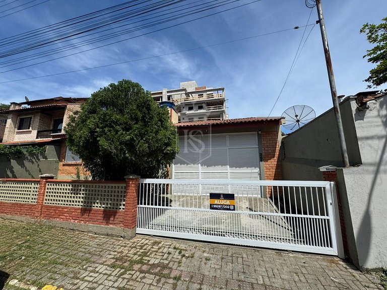B01- Casa com piscina para até 8 pessoas no centro