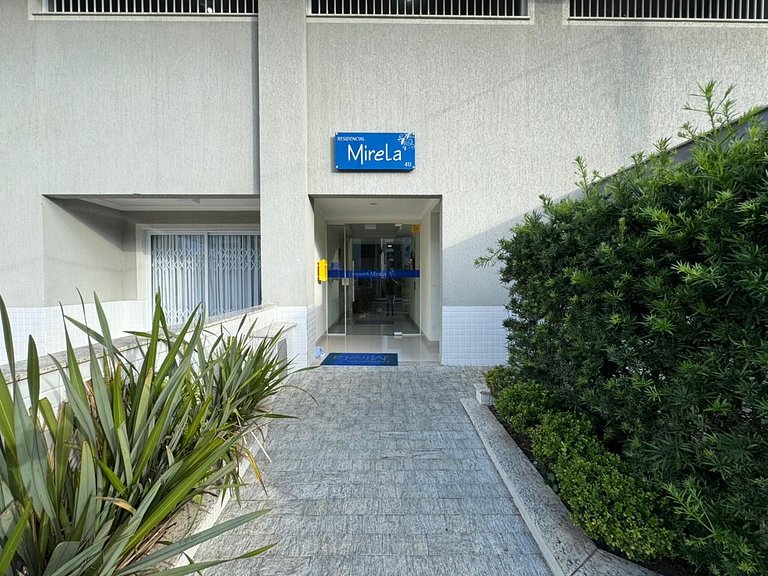 402 - Cobertura com 03 suítes na praia de Bombas