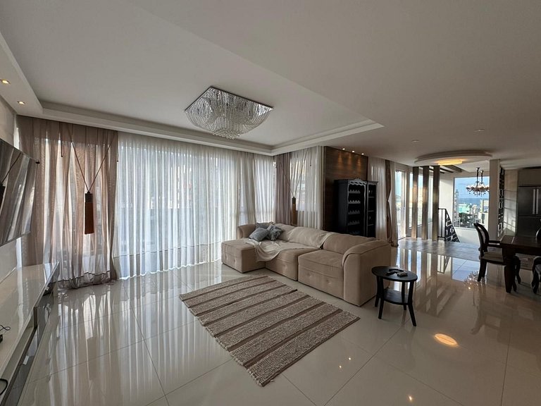 402 - Cobertura com 03 suítes na praia de Bombas