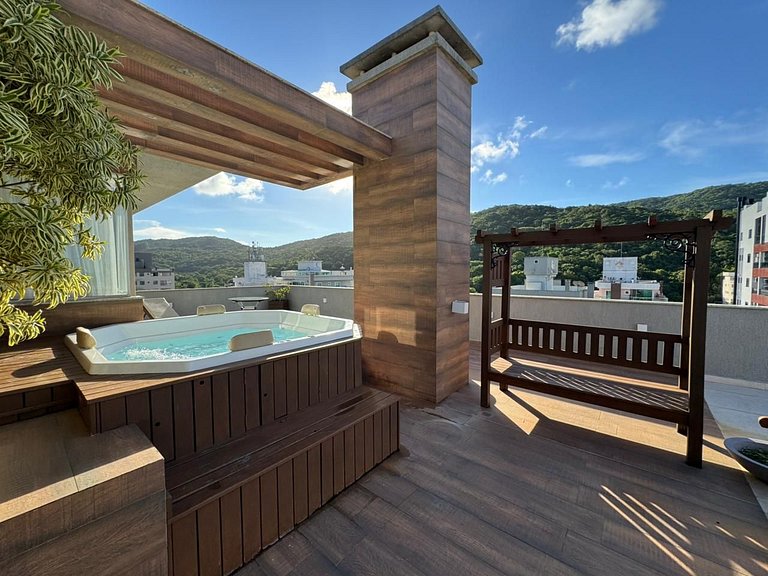 402 - Cobertura com 03 suítes na praia de Bombas