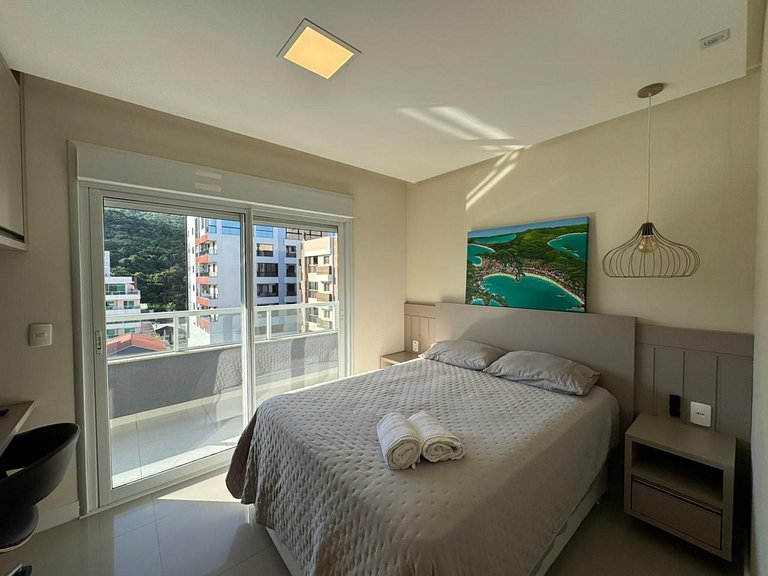 402 - Cobertura com 03 suítes na praia de Bombas