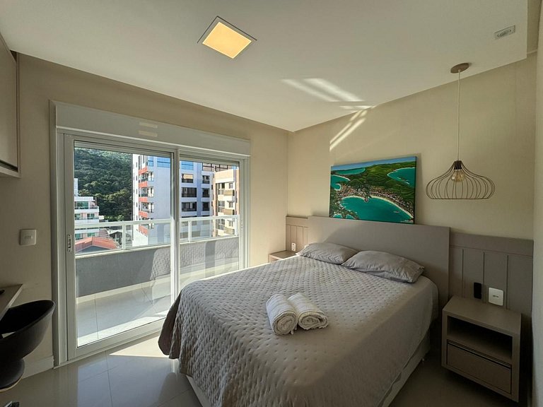 402 - Cobertura com 03 suítes na praia de Bombas