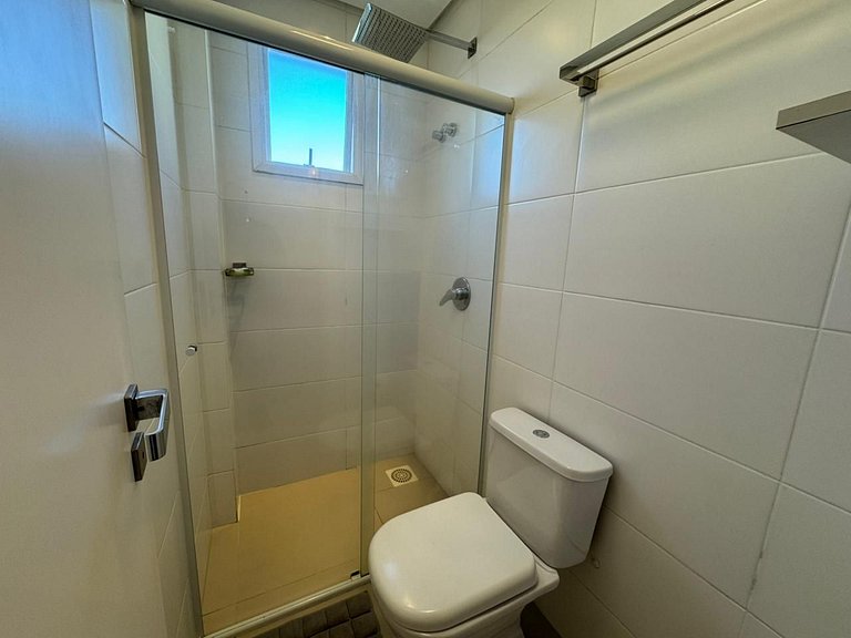 402 - Cobertura com 03 suítes na praia de Bombas