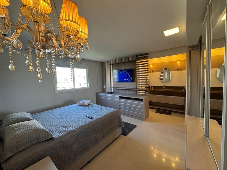 402 - Cobertura com 03 suítes na praia de Bombas