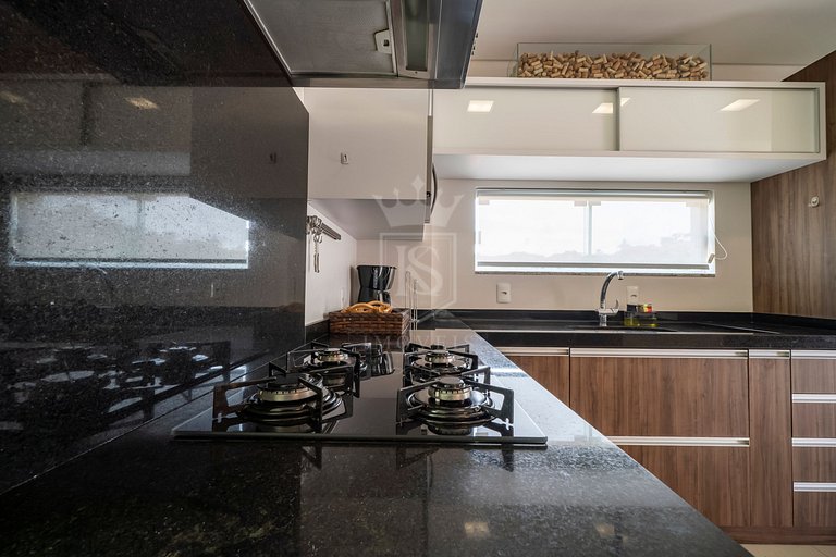 Cobertura duplex 3 suítes e Jacuzzi!