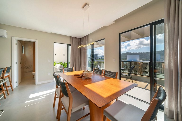 A68 - Cobertura 03 dormitórios em Mariscal