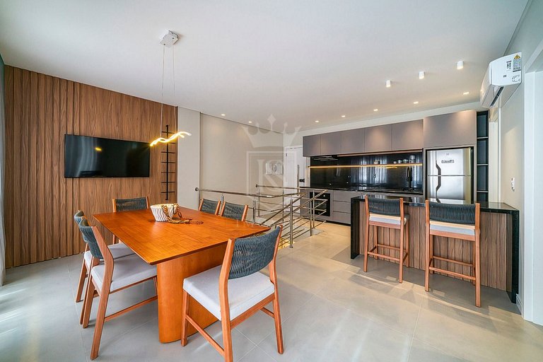 A68 - Cobertura 03 dormitórios em Mariscal