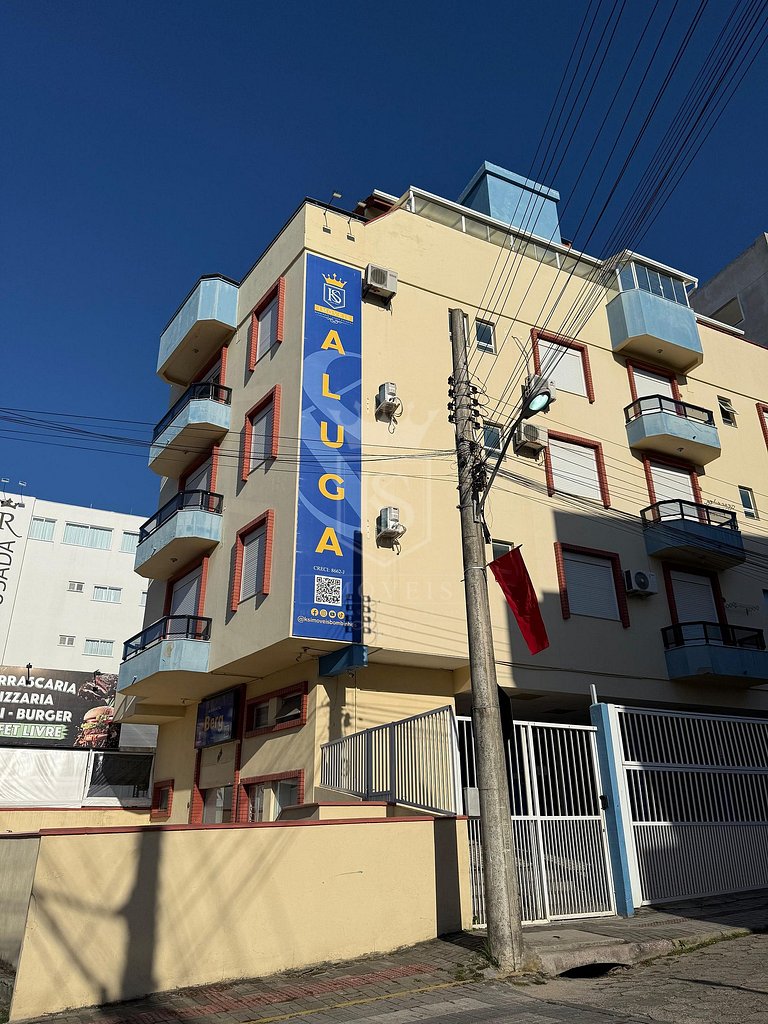 B31- Apartamento 02 dormitórios no centro com vista mar