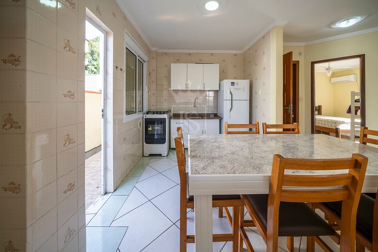 B11- Apartamento com 02 dormitórios no centro