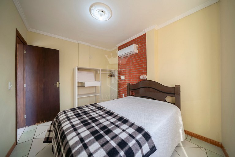 B11- Apartamento com 02 dormitórios no centro