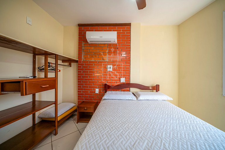B21- Apartamento com 02 dormitórios com vista Mar