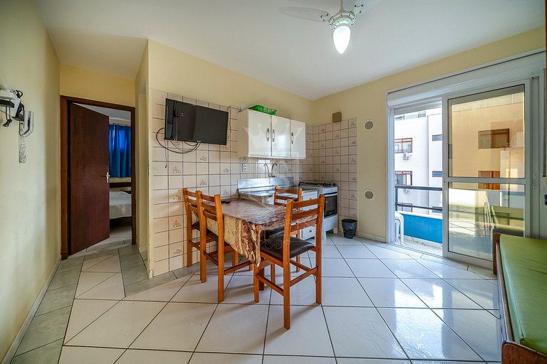 B23 - Apto lateral para 4 pessaos centro Bombinhas