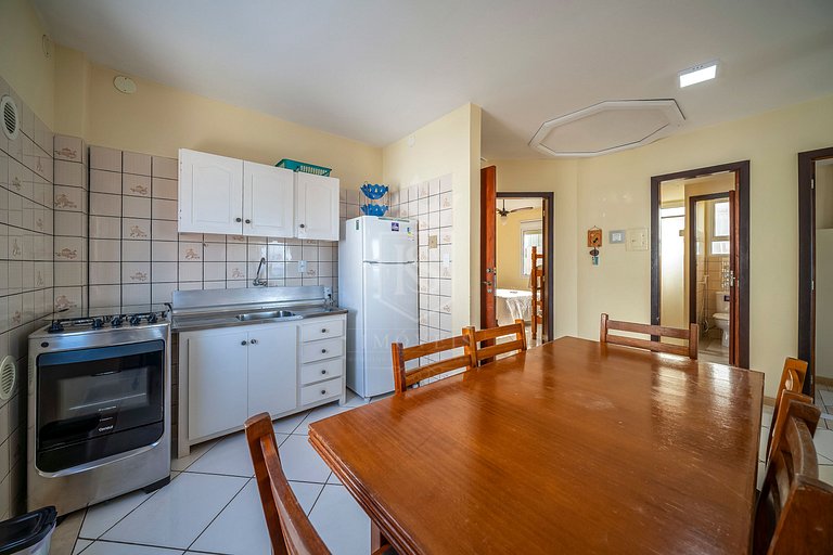 B31- Apartamento 02 dormitórios no centro com vista mar