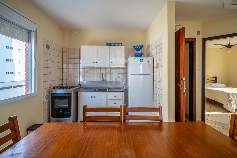 B31- Apartamento 02 dormitórios no centro com vista mar