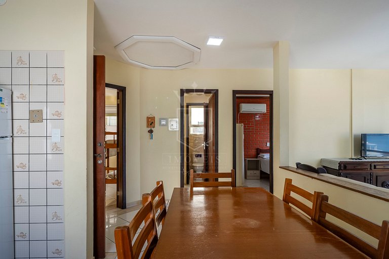 B31- Apartamento 02 dormitórios no centro com vista mar