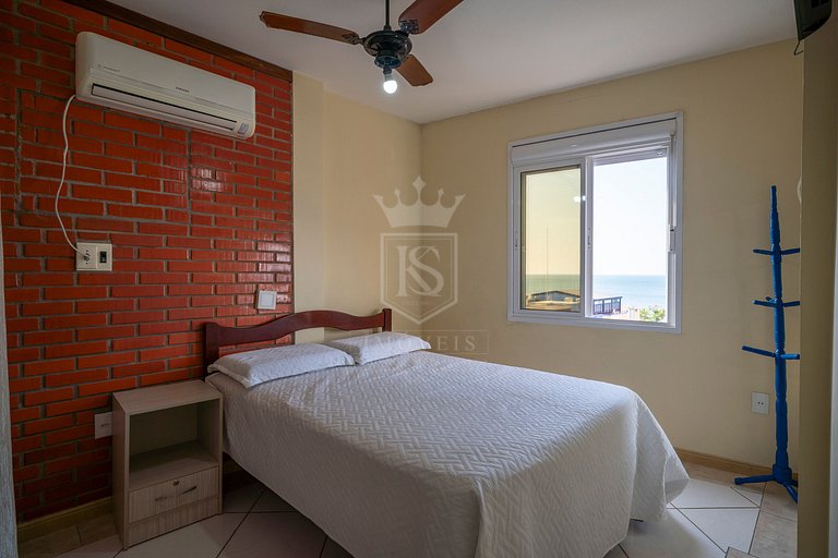 B31- Apartamento 02 dormitórios no centro com vista mar