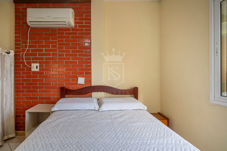 B31- Apartamento 02 dormitórios no centro com vista mar