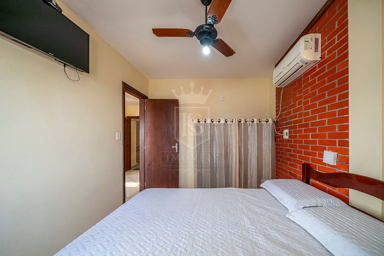 B31- Apartamento 02 dormitórios no centro com vista mar