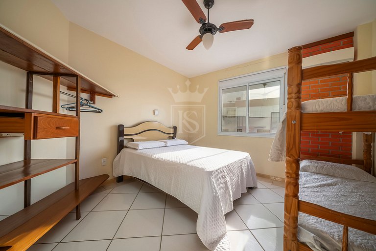 B31- Apartamento 02 dormitórios no centro com vista mar