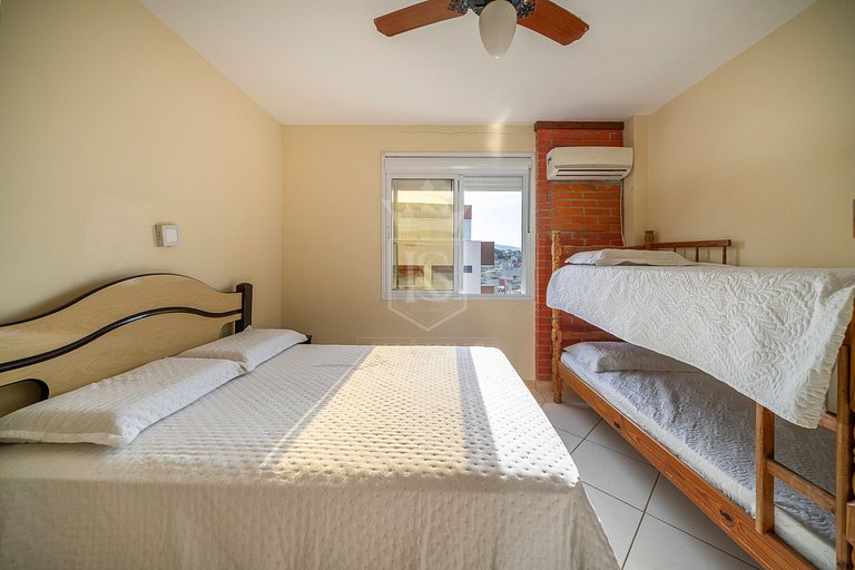 B31- Apartamento 02 dormitórios no centro com vista mar