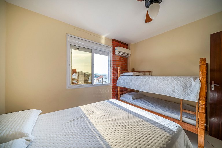 B31- Apartamento 02 dormitórios no centro com vista mar