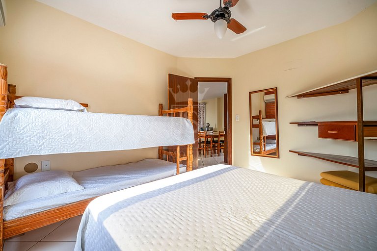 B31- Apartamento 02 dormitórios no centro com vista mar