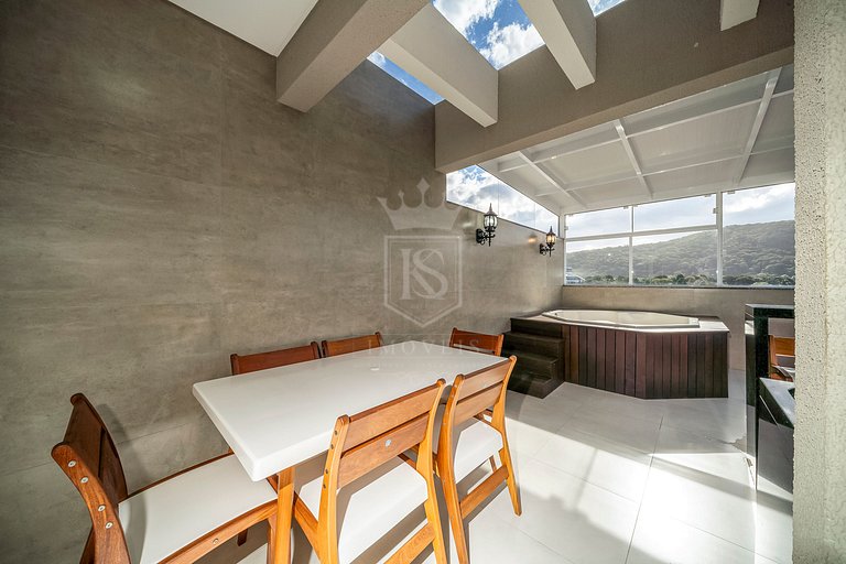 A22 - Apartamento duplex com 3 suítes em Mariscal