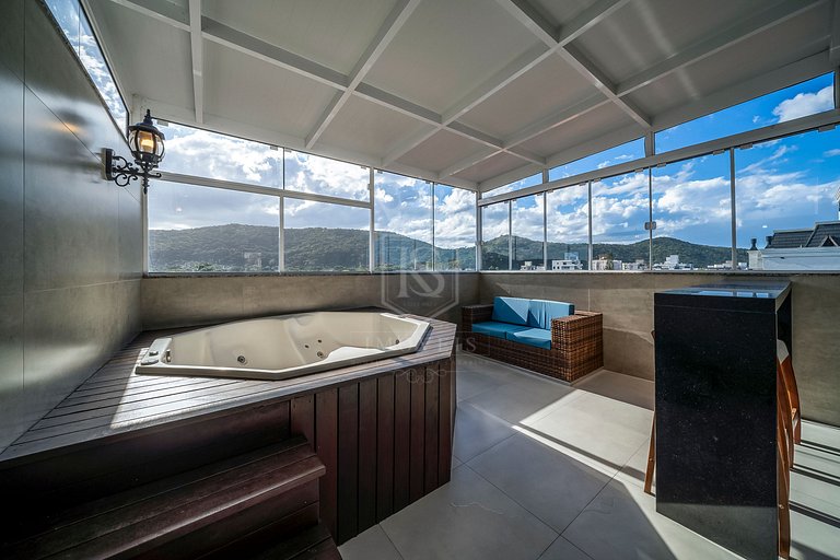 A22 - Apartamento duplex com 3 suítes em Mariscal