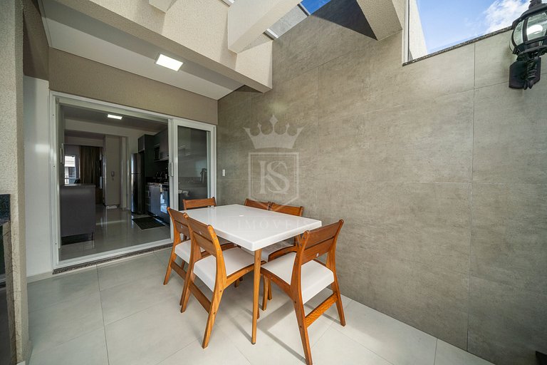 A22 - Apartamento duplex com 3 suítes em Mariscal