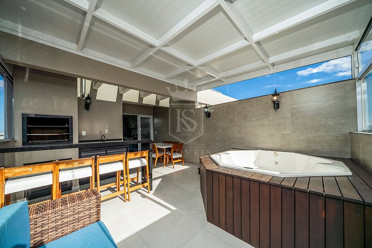 A22 - Apartamento duplex com 3 suítes em Mariscal