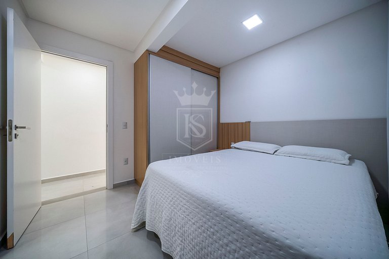 A22 - Apartamento duplex com 3 suítes em Mariscal