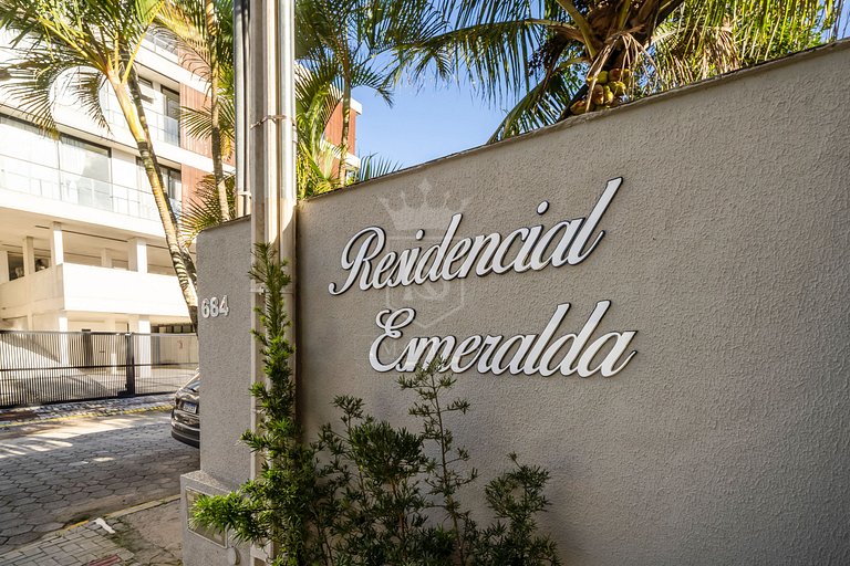 A22 - Apartamento duplex com 3 suítes em Mariscal