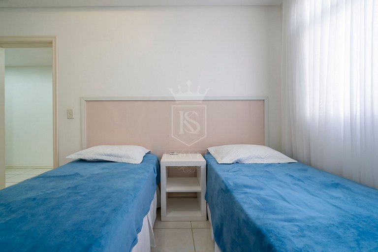 A08 - Apartamento centro Bombinhas para 8 pessoas