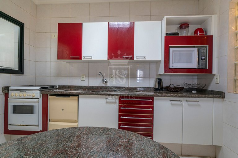 A08 - Apartamento centro Bombinhas para 8 pessoas
